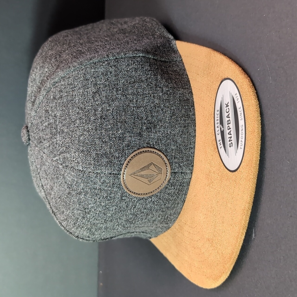 Men's Gray/Tan Quarter Fabric Snapback Hat by Volcom,O/S.